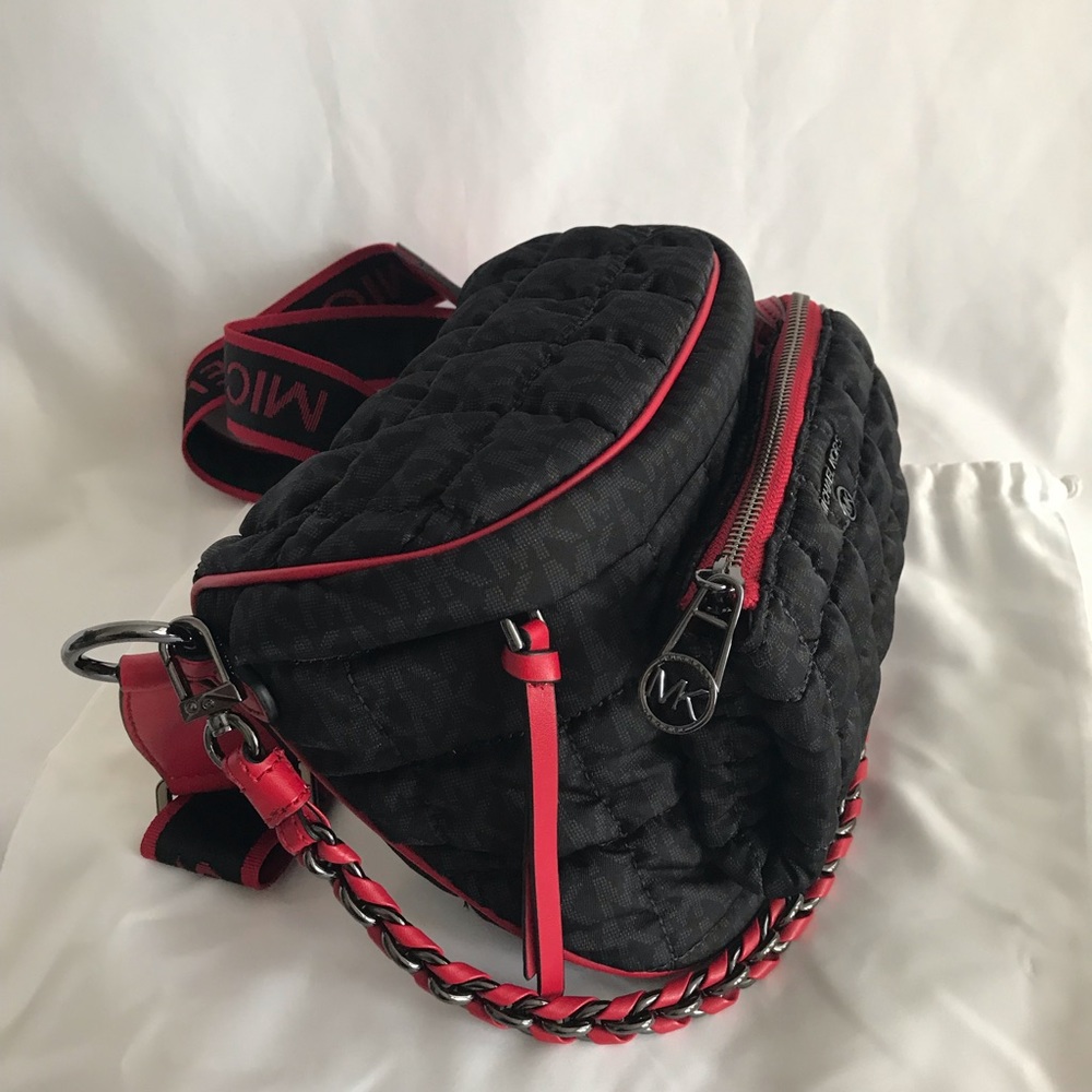 Michael kors sling bag